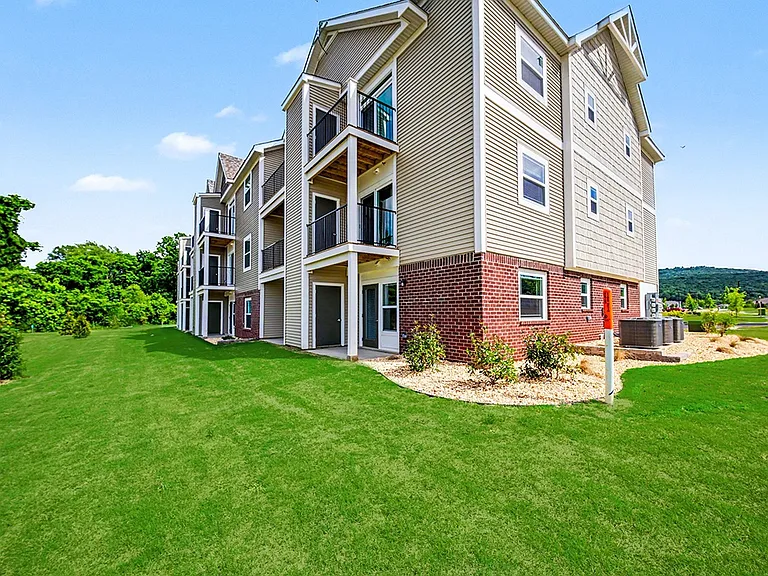 Chase Creek Apartment Homes — Photo 62