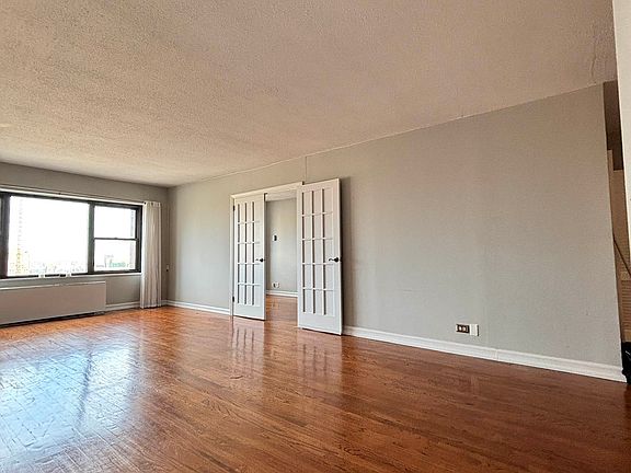3rd image of 20 W 64th St APT 32L