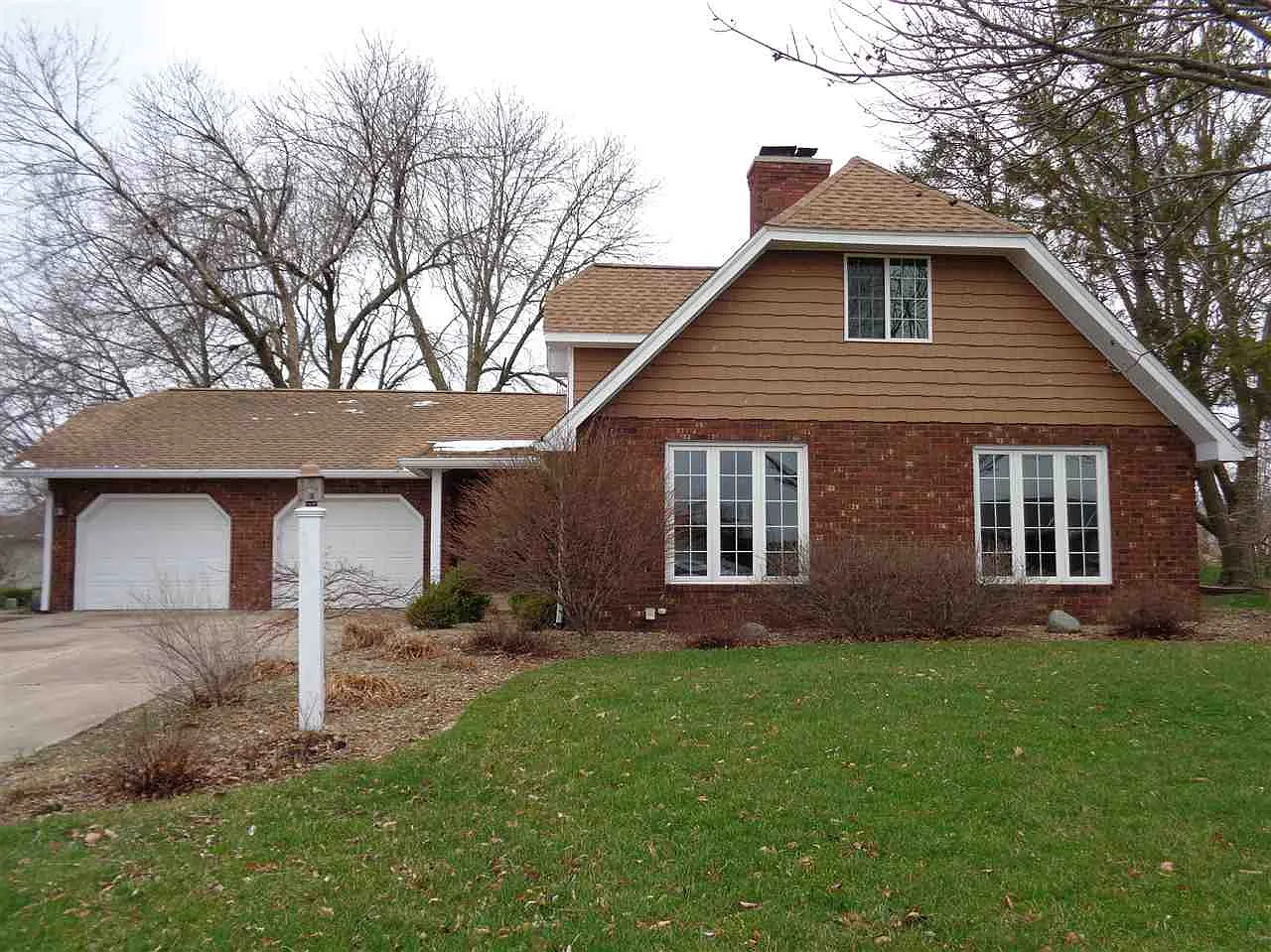 608 Firethorn Dr photo 1
