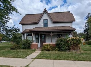 102 E Cedar St, Abbotsford, WI 54405