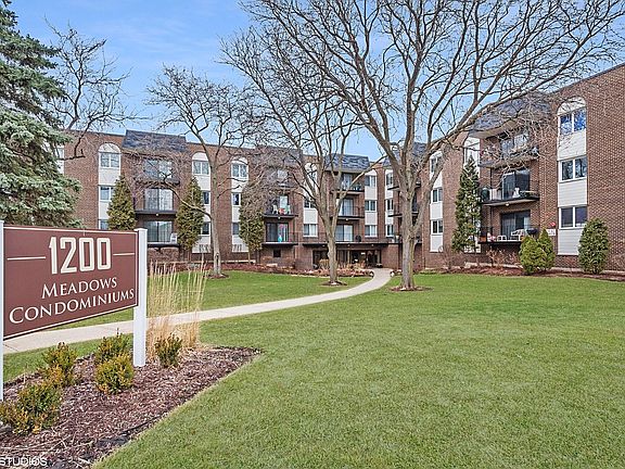 2nd image of 1200 W Northwest Hwy APT 314