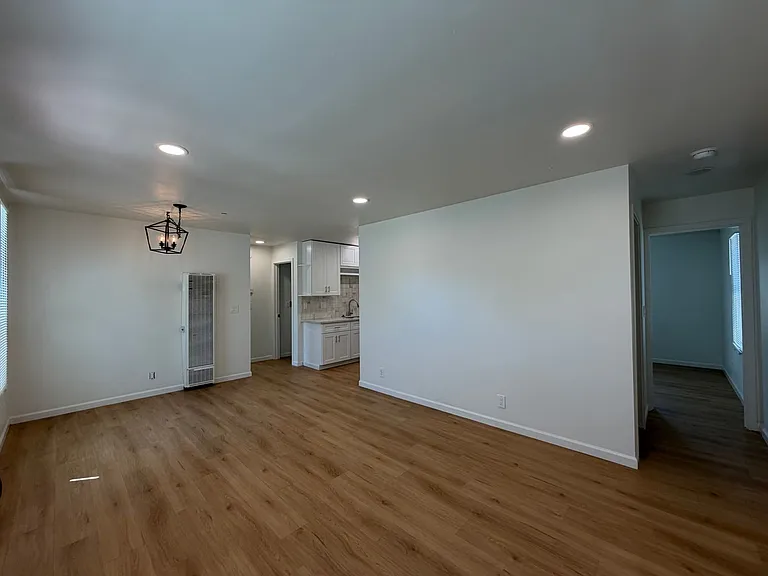 219 S G St — Photo 13