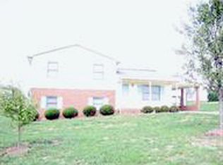 2002 Stratford Dr, Conover, NC 28613