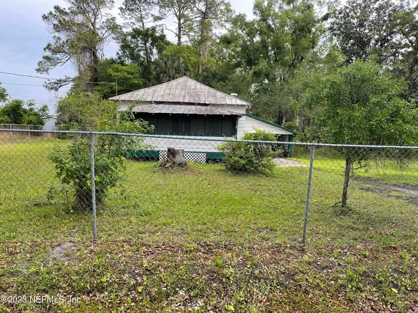 114 E HICKS Street, Palatka, FL 32177