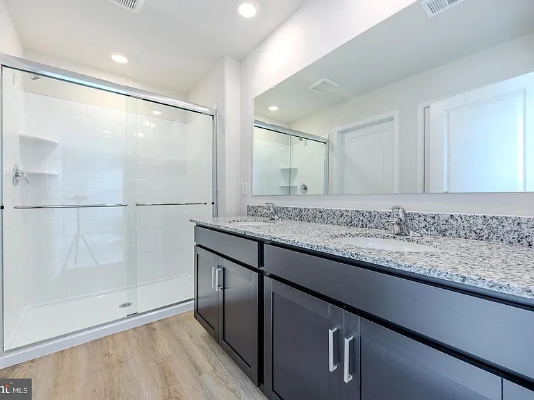 110 Charing Cross Dr — Photo 11