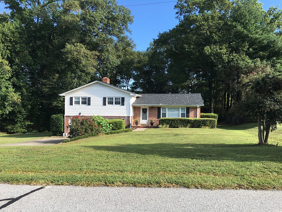 1st image of 423 Fairhaven Dr