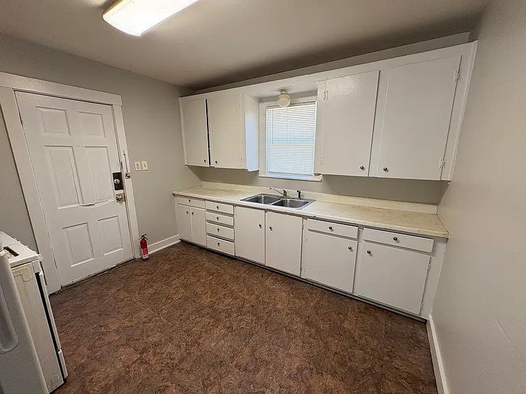 1724 McFerrin Ave — Photo 5