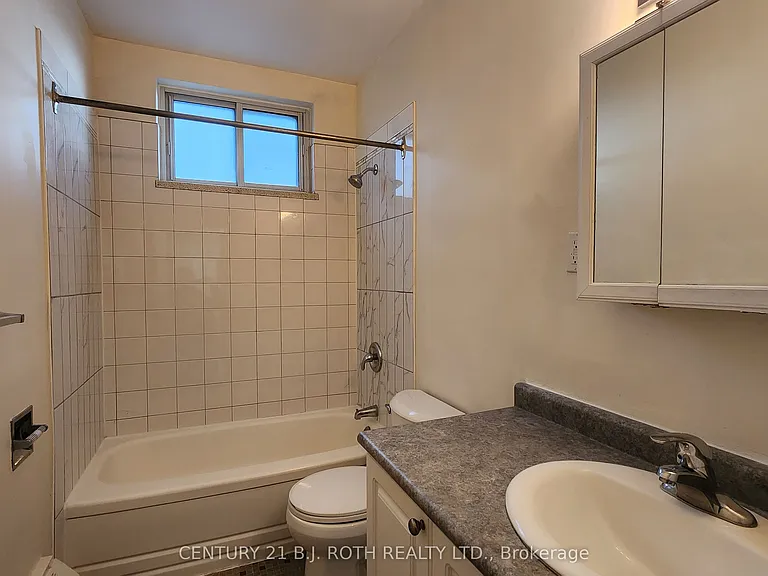 37 Peel St #808 — Photo 13