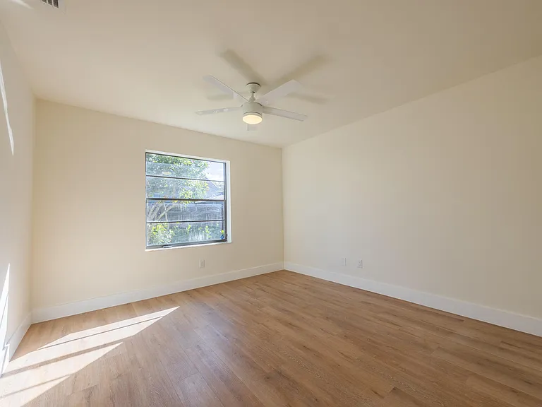 22352 Martella Ave — Photo 12