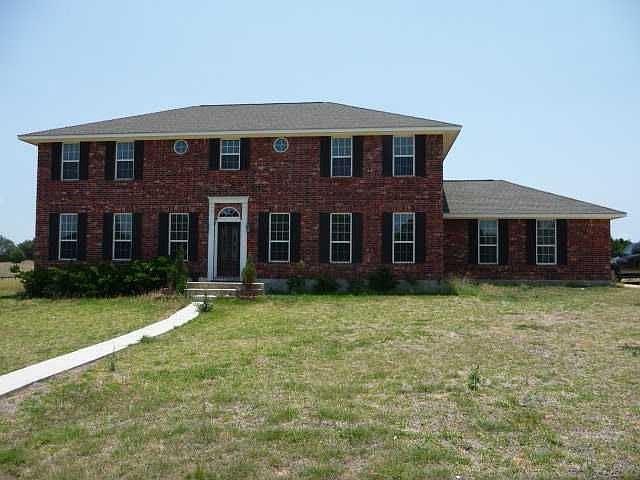 1st image of 119 Stable Oaks Dr