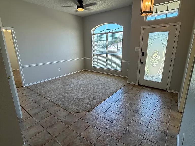 1427 Shadow Run — Photo 2