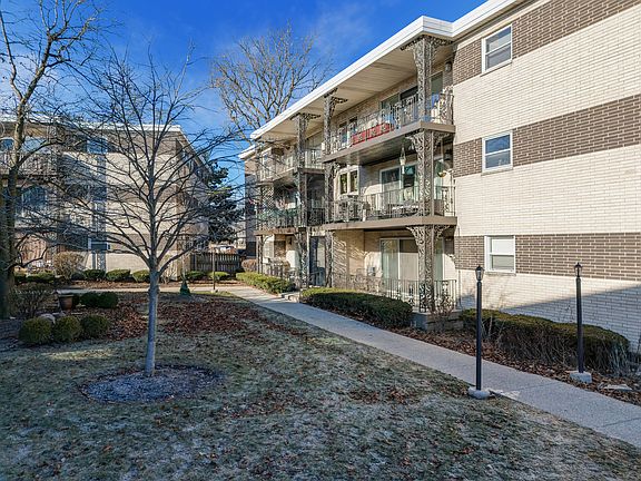 2nd image of 1007 8th Ave APT 1