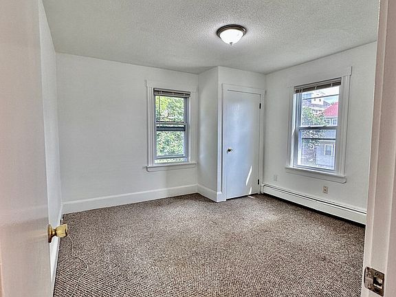 5th image of 90 Brook Rd APT 1R