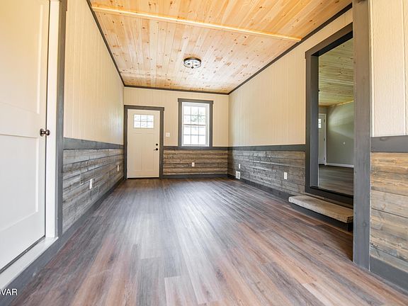 4th image of 2769 Woodward Ave