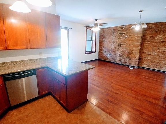 5th image of 132 Union St #1AR