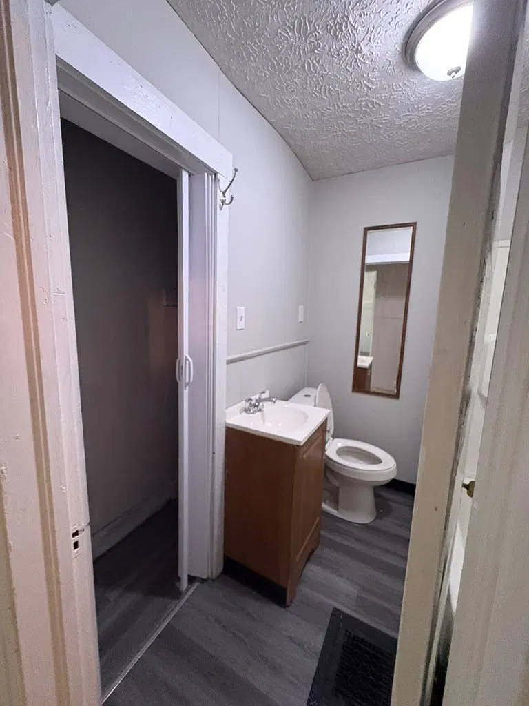 3 bed, 1200 sqft, $1,200 — Photo 3