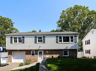 29 Melbourne Rd, Norwalk, CT 06851
