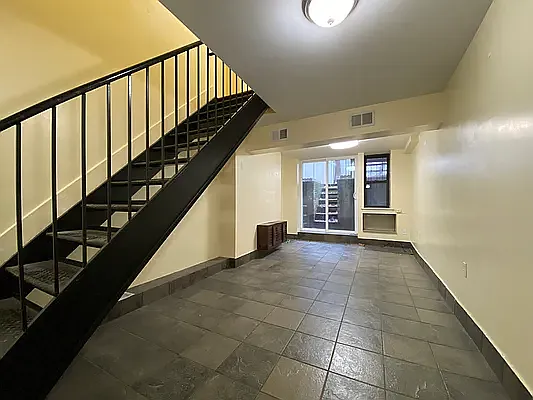 Rented by REAL New York | media 7