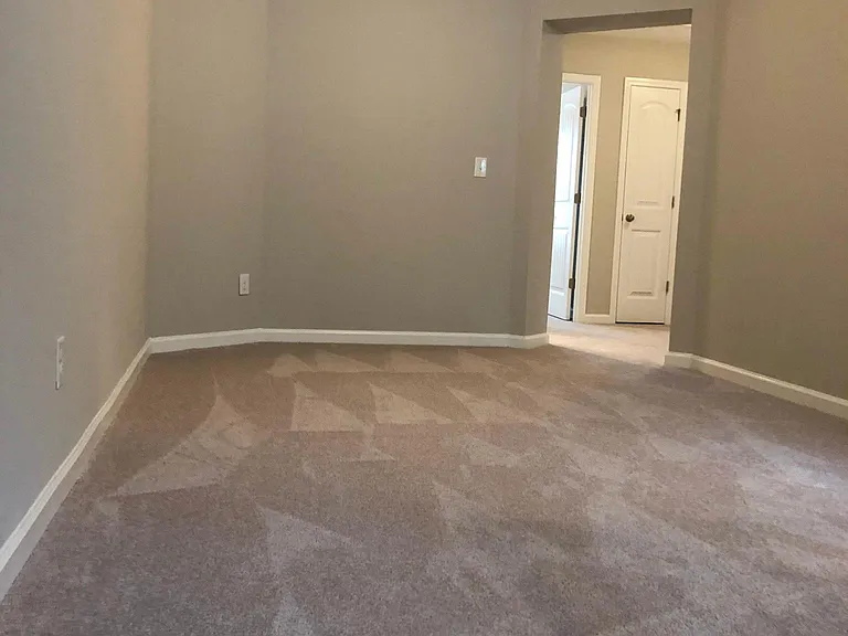 1229 Foxcroft Ln — Photo 9