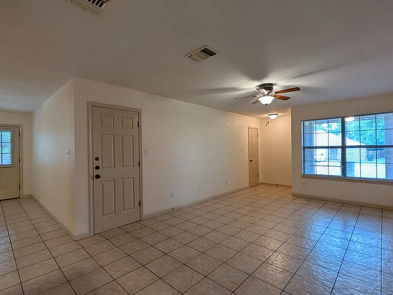 1134 Misty Acres Dr — Photo 7