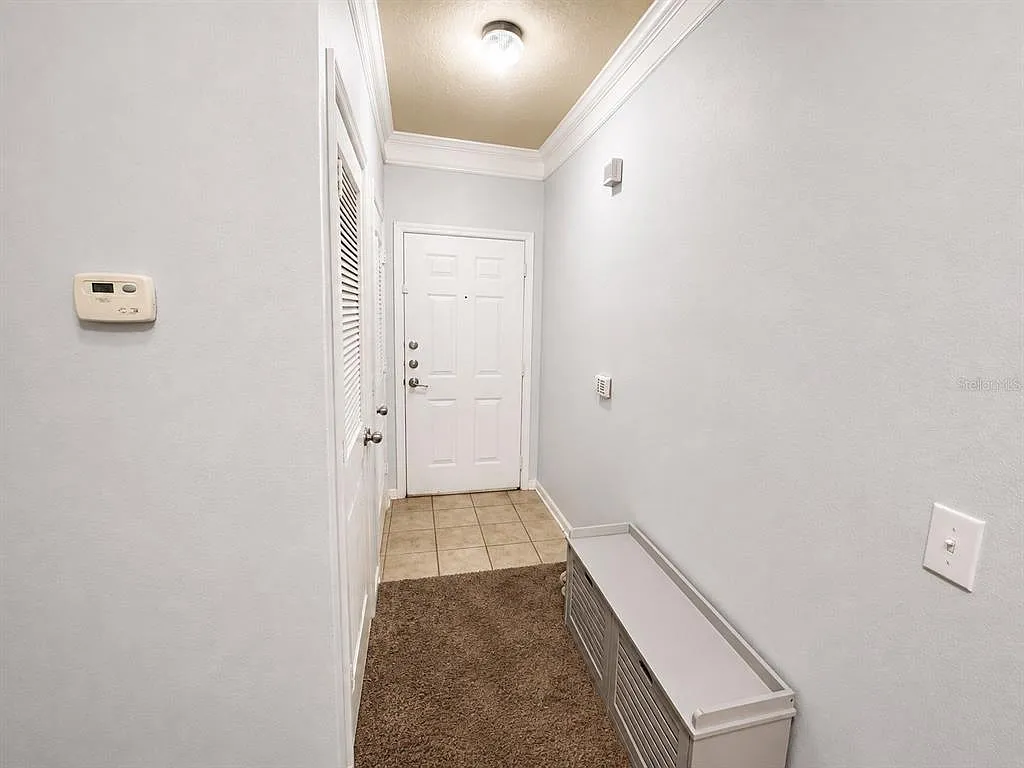 3 bed, 2.0 bath, 1369 sqft, $1,950 — Photo 4