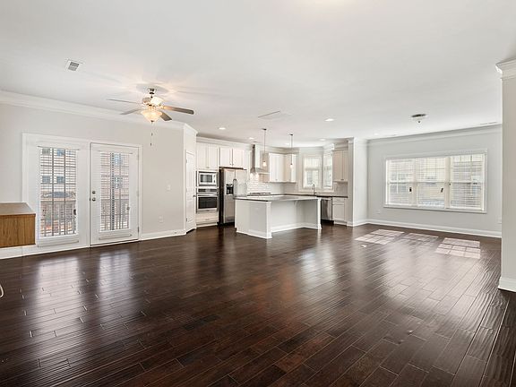 3rd image of 318 View Dr