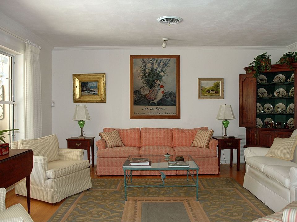2nd image of 735 Riomar Dr