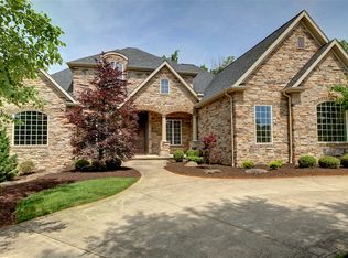 14316 Castlereagh Ln, Strongsville, OH