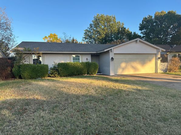 2910 Golden Meadow Dr