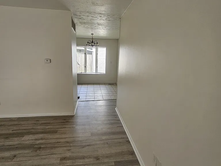 1248 Birchview Dr — Photo 4