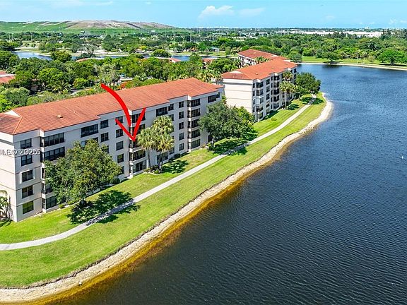 5th image of 2768 Carambola Cir S APT 304