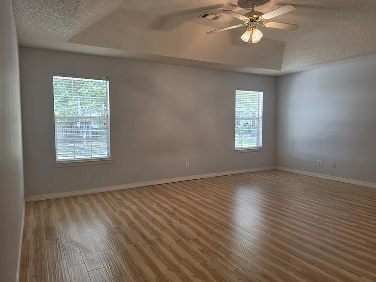 6900 Calle De Caballero — Photo 15