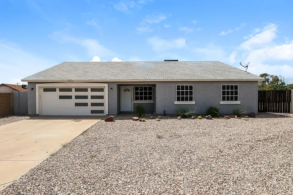 3 bed, 2.0 bath, 1615 sqft, $2,245 — Photo 1