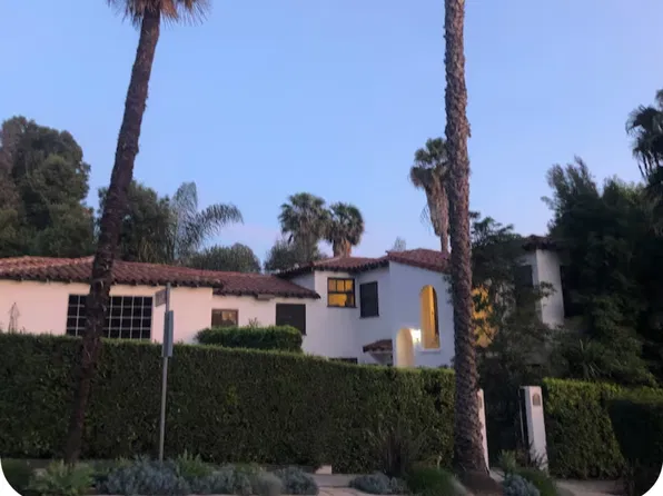 3055 Hollycrest Dr, Los Angeles, CA 90068