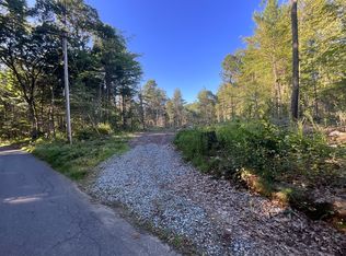 18 Country Ln, Palmer, MA 01069