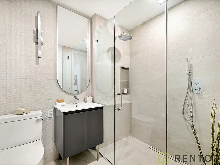 554 W 46th St #1040 — Photo 9