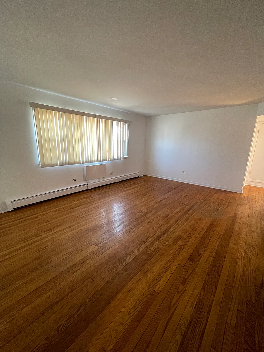 Building Photo - 700 N Parkside Ave #2S