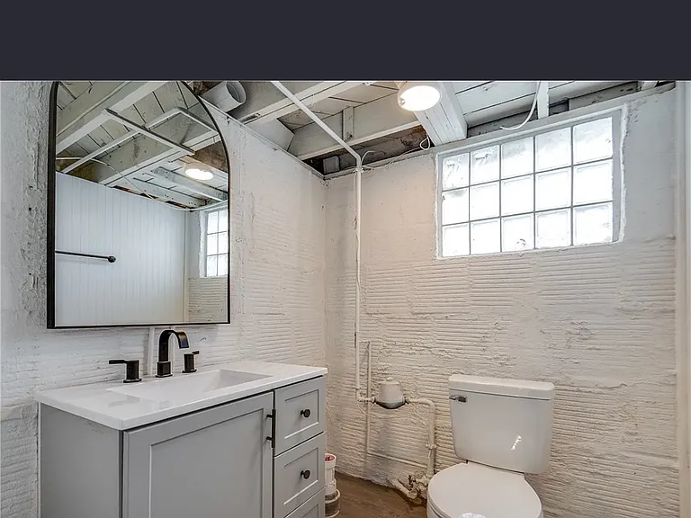 1835 Thornapple Ave — Photo 20