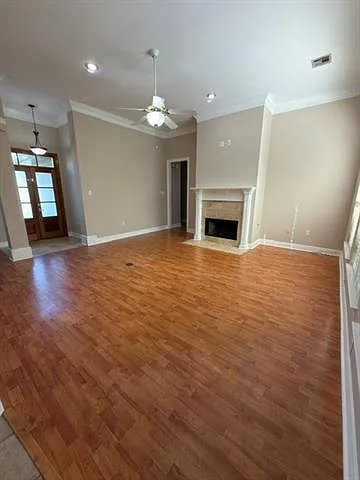 4 bed, 3.0 bath, 1880 sqft, $2,100 — Photo 4