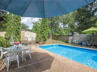 11501 Old Centralia Rd, Chester, VA 23831