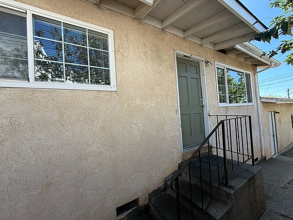 4th image of 729 Pennsylvania St #729