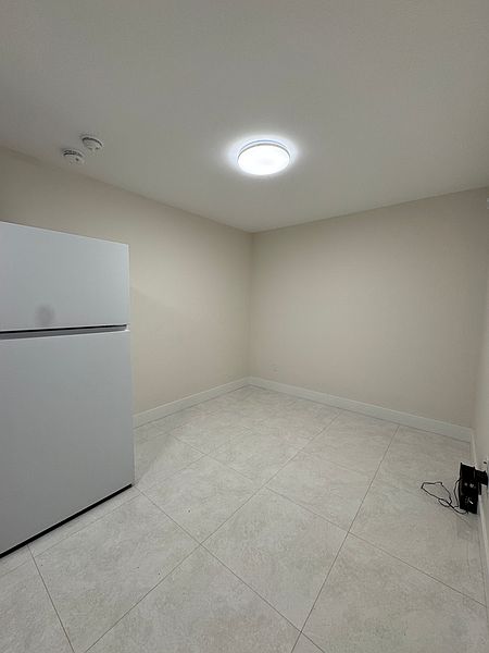 Burnaby House for rent - 4 Bedrooms — photo 5