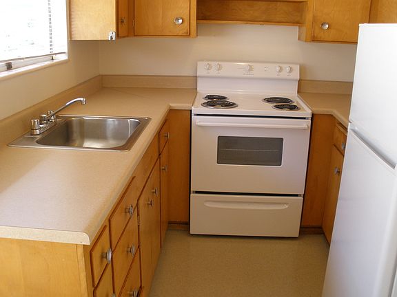4th image of 815 NW 62nd St #E16-106