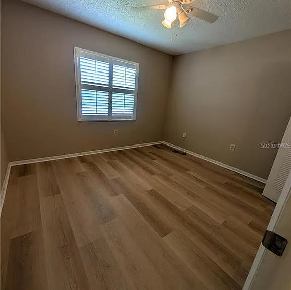 13850 Oakwood Ln — Photo 9
