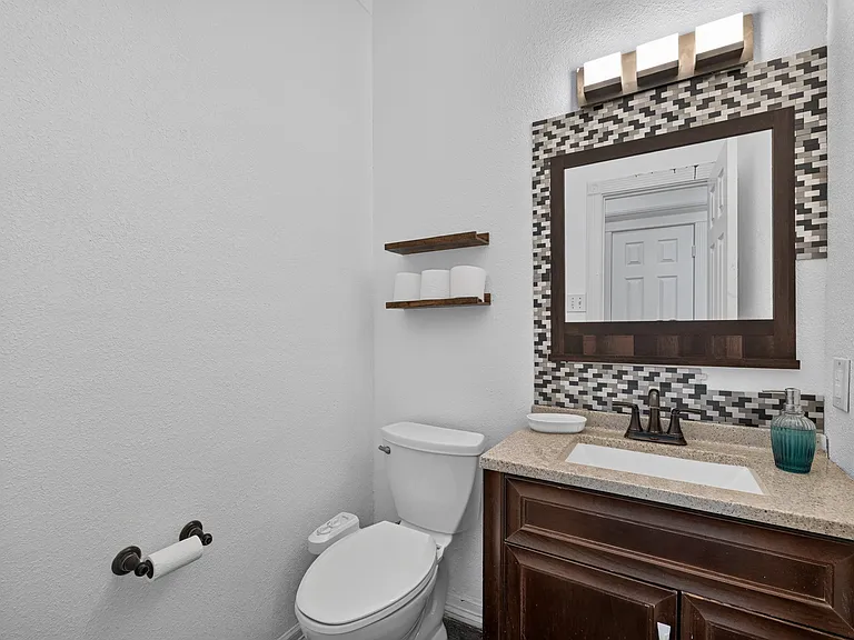 5900 Atlanta Dr — Photo 12