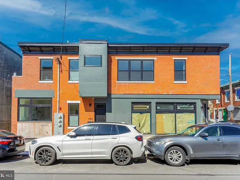 1754 S Chadwick St #1 — Photo 3