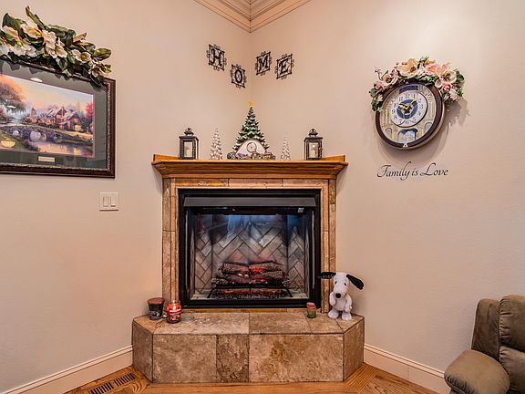 4th image of 112 Cottonwood Cir