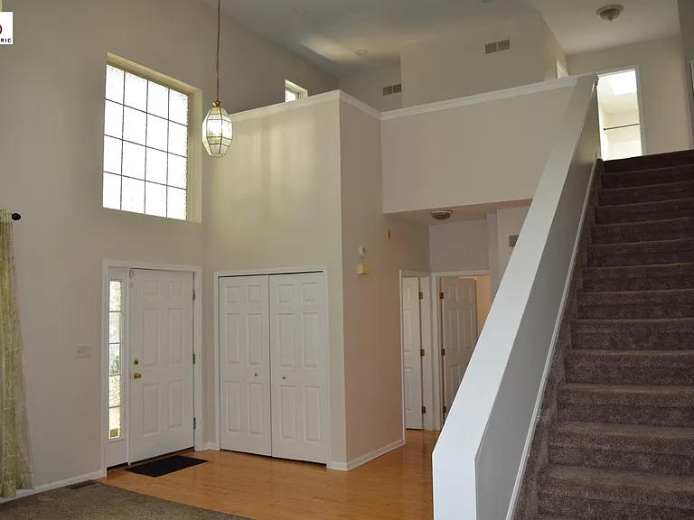 1566 Heron Cir — Photo 4