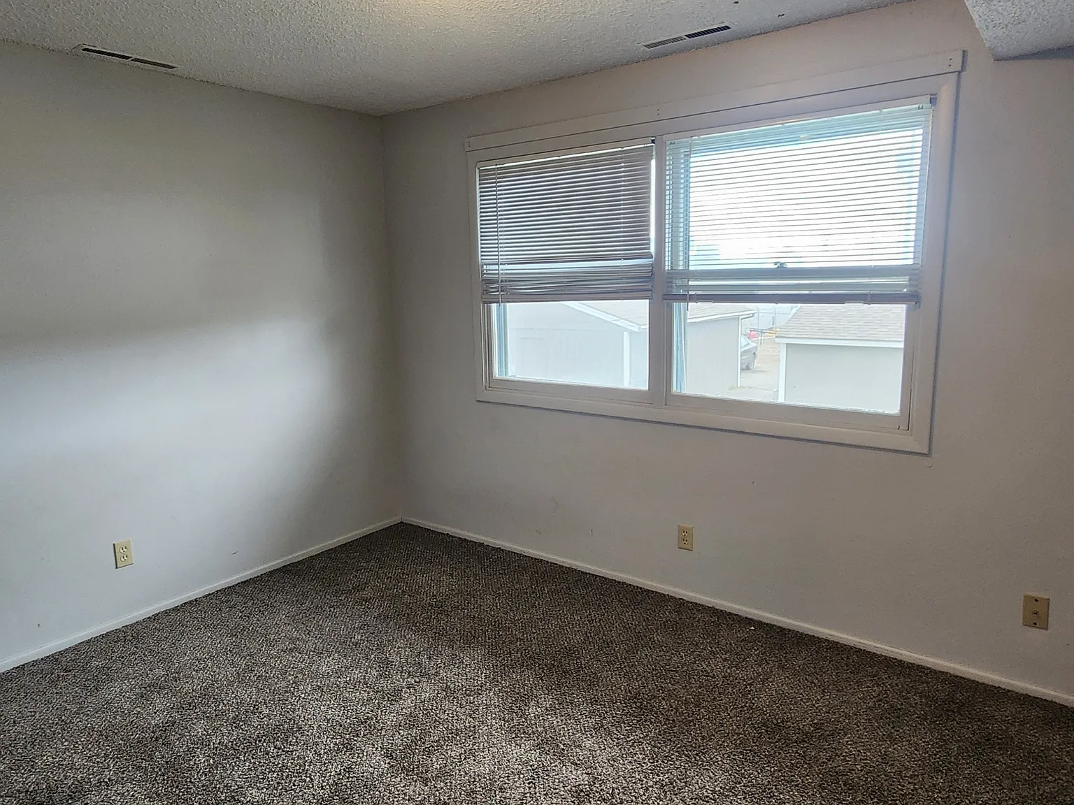 1318 Cole Avenue - 1 — Photo 4