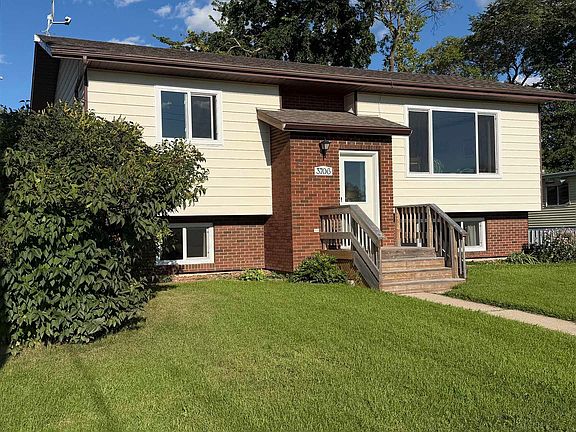2nd image of 3706 1st St E
